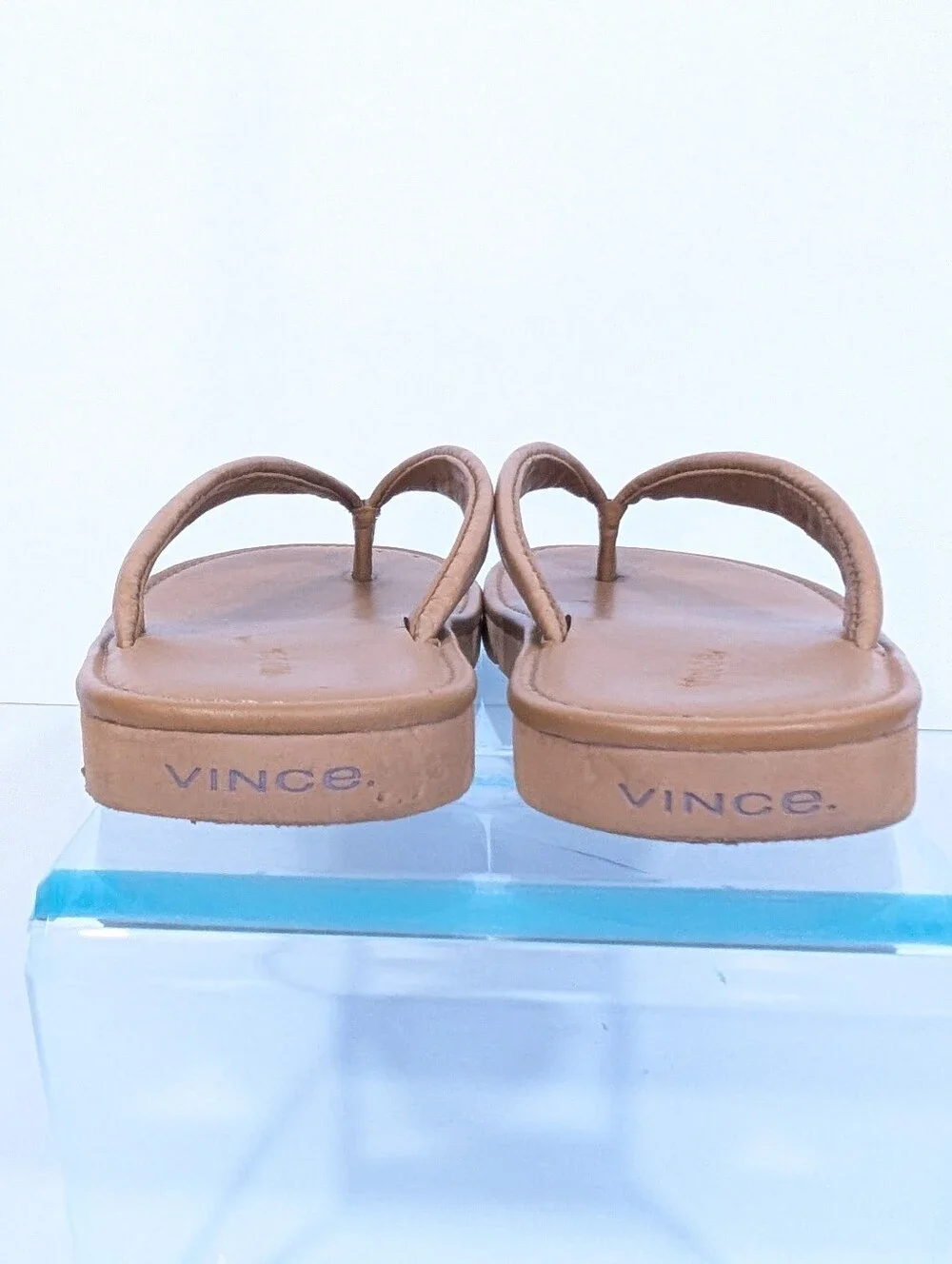 Vince Leather Flip Flops sz 6.5 Women Sandals Croc embossed beach neutral olexa